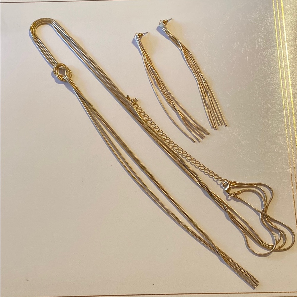 Elegant Gold Necklace and Earring Set